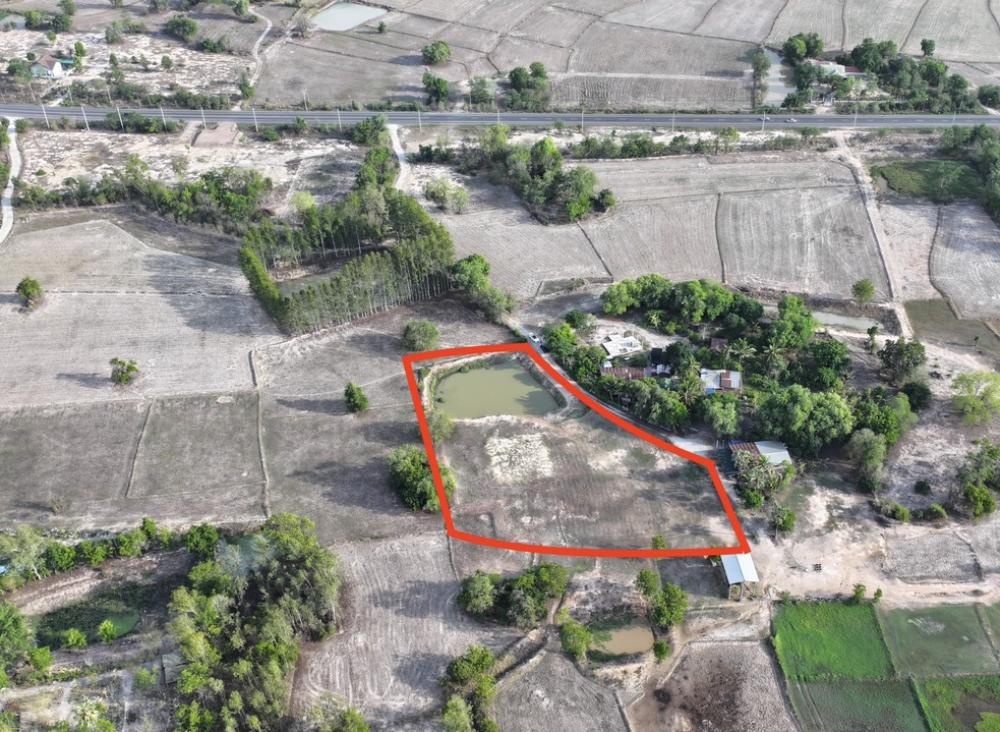 Land for sale, 4 rai 13 sq m, Uthai Thani Province, Mueang District, Don Khwang Subdistrict, only 200 meters from Road 3221, only 4 kilometers from the city, suitable for making a cafe, building a residential house, doing agriculture. Land for sale, 4 rai 13 sq m, Uthai Thani Province, Mueang District, Don Khwang Subdistrict, only 200 meters from Road 3221, only 4 kilometers from the city, suitable for making a cafe, building a residential house, doing agriculture.