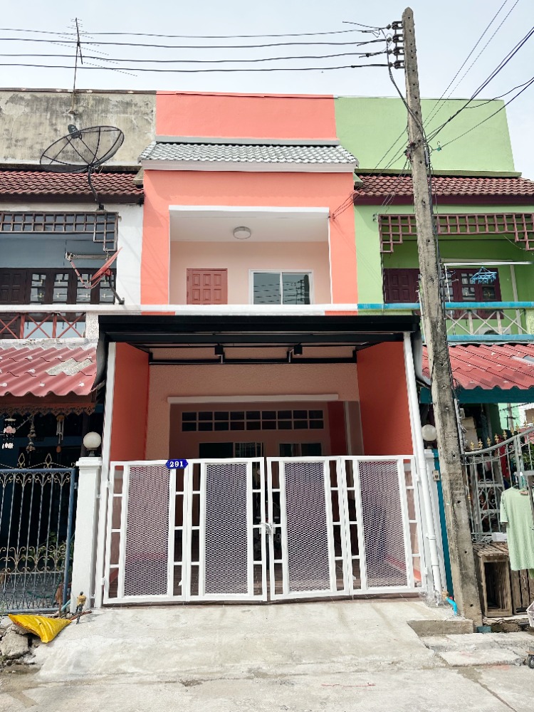 Townhouse for sale, Chomfa Warangkun Village, Khlong 2 Townhouse for sale, Chomfa Warangkun Village, Khlong 2