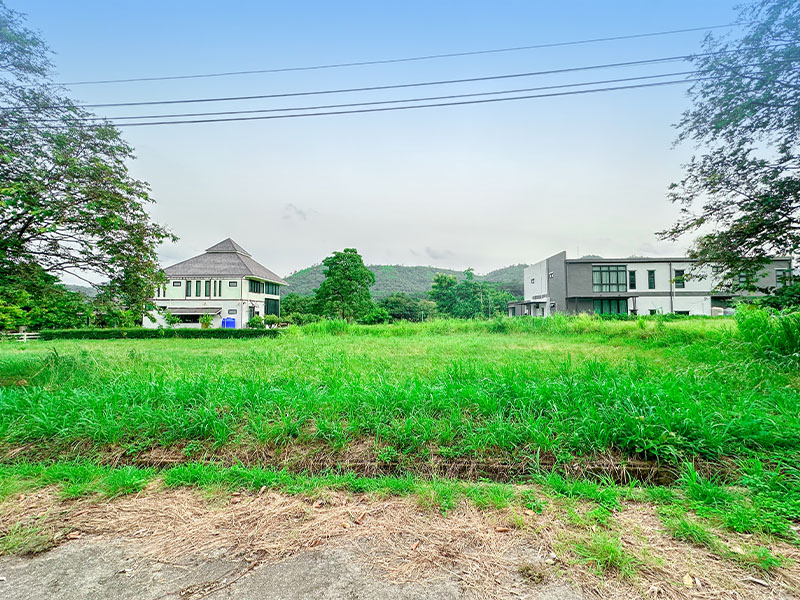 Urgent sale, allocated land in the golf course SIR JAMES RESORT Khao Yai.