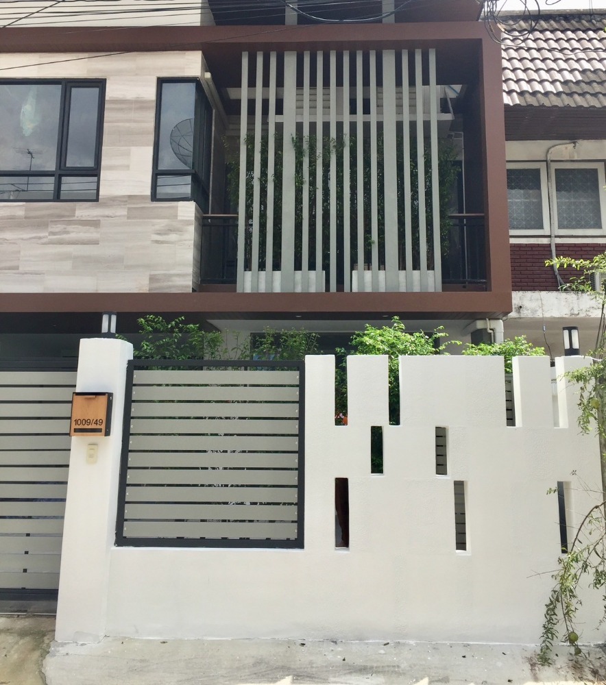 ขาย พร้อมผู้เช่า ทาวน์เฮ้าส์ 2 ชั้น เอกมัย 22 แต่งสวย ว้าวมาก