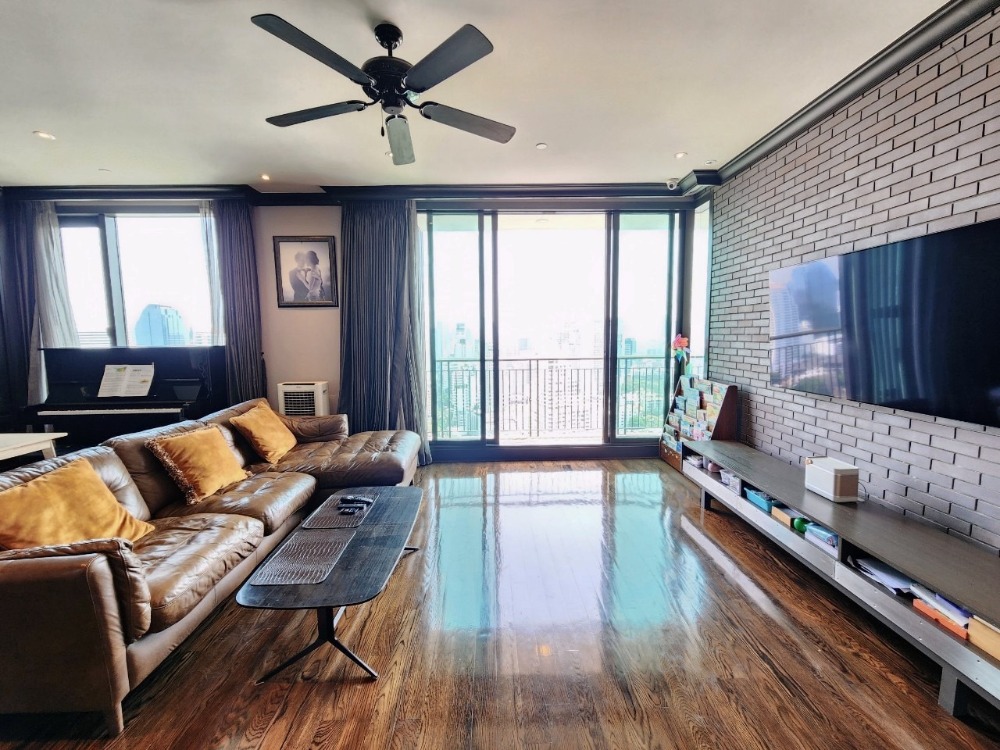 Pet Condo ( 2 Bed 156 Sqm ) Large Living Room - 27.5 MB Negotiable @Aguston Sukhumvit 22 Pet Condo ( 2 Bed 156 Sqm ) Large Living Room - 27.5 MB Negotiable @Aguston Sukhumvit 22