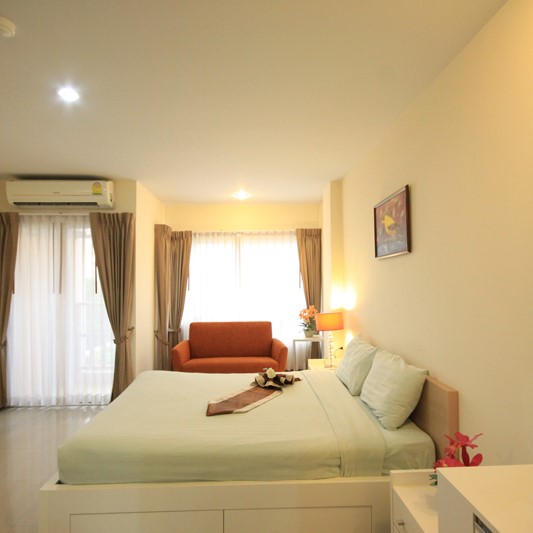 Condo for sale for investment In Amata City Industrial Estate with tenants
