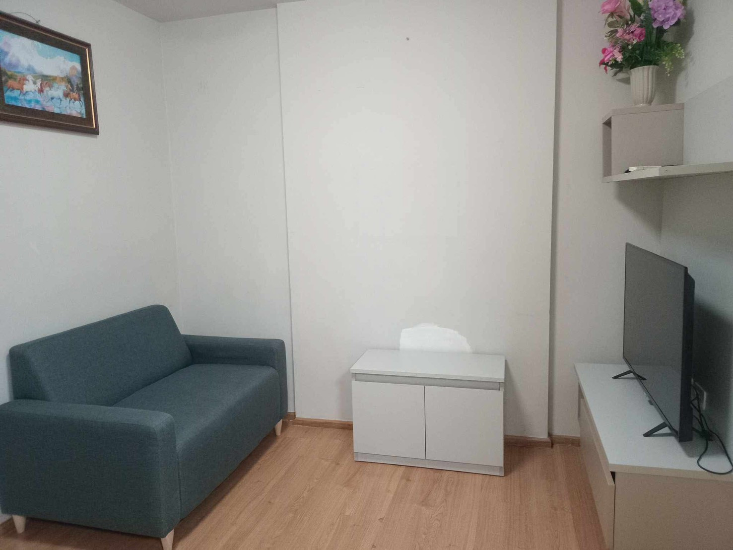 For sale: D Condo Ramkhamhaeng 9 with tenants, corner room.
