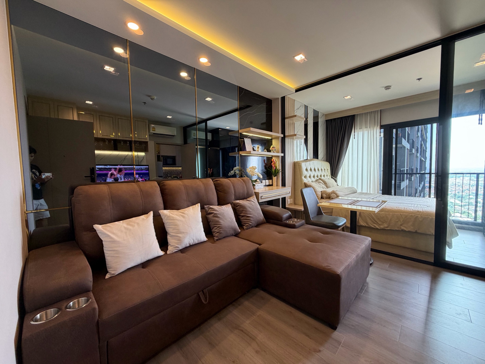 ( is renting the room himself) 🌉 The Politan Rive, a riverside condo (Luxury decoration, ready to move in, Modern Luxury style) ( is renting the room himself) 🌉 The Politan Rive, a riverside condo (Luxury decoration, ready to move in, Modern Luxury style)