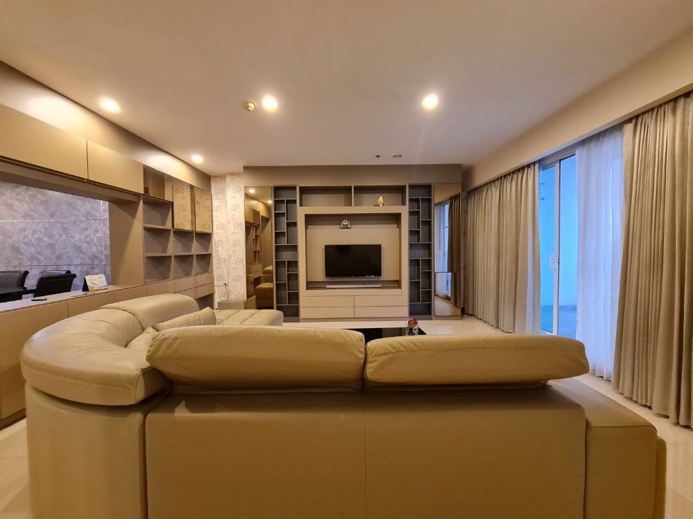 FOR Rent 3 bed, luxury furnishings of SB, the most special price. There are many rooms to choose from. Supalai Prima Riva, a riverside condo. FOR Rent 3 bed, luxury furnishings of SB, the most special price. There are many rooms to choose from. Supalai Prima Riva, a riverside condo.