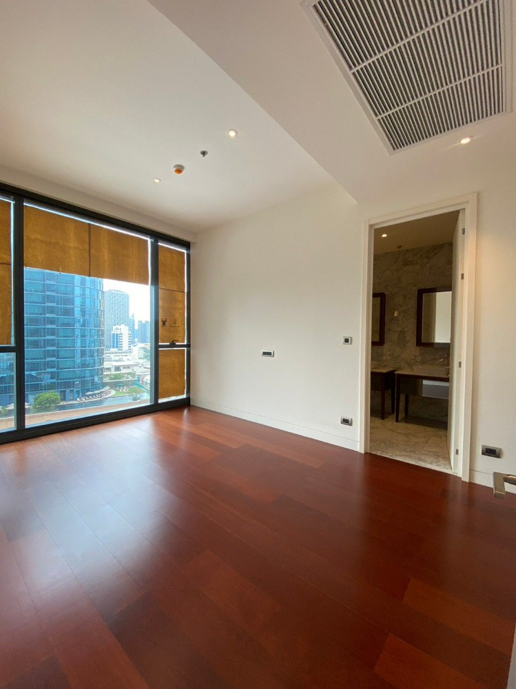 Urgently Sale! Khun by Yoo! Best Deal ever (2 bedroom)