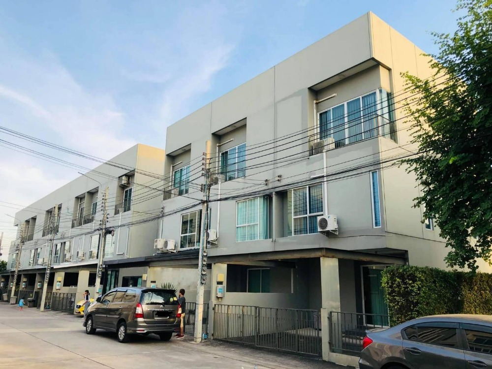 ขายทาวน์โฮม 3 ชั้น หลังมุม Patio พัฒนาการ 38!! เนื้อที่ 26.5 ตรว 155 ตรม สภาพดี ใกล้ Airport Link หัวหมาก / ถ.พระราม9 / ถ.เพชรบุรีตัดใหม่ / ถ.ศรีนครินทร์-อ่อนนุช ขายทาวน์โฮม 3 ชั้น หลังมุม Patio พัฒนาการ 38!! เนื้อที่ 26.5 ตรว 155 ตรม สภาพดี ใกล้ Airport Link หัวหมาก / ถ.พระราม9 / ถ.เพชรบุรีตัดใหม่ / ถ.ศรีนครินทร์-อ่อนนุช