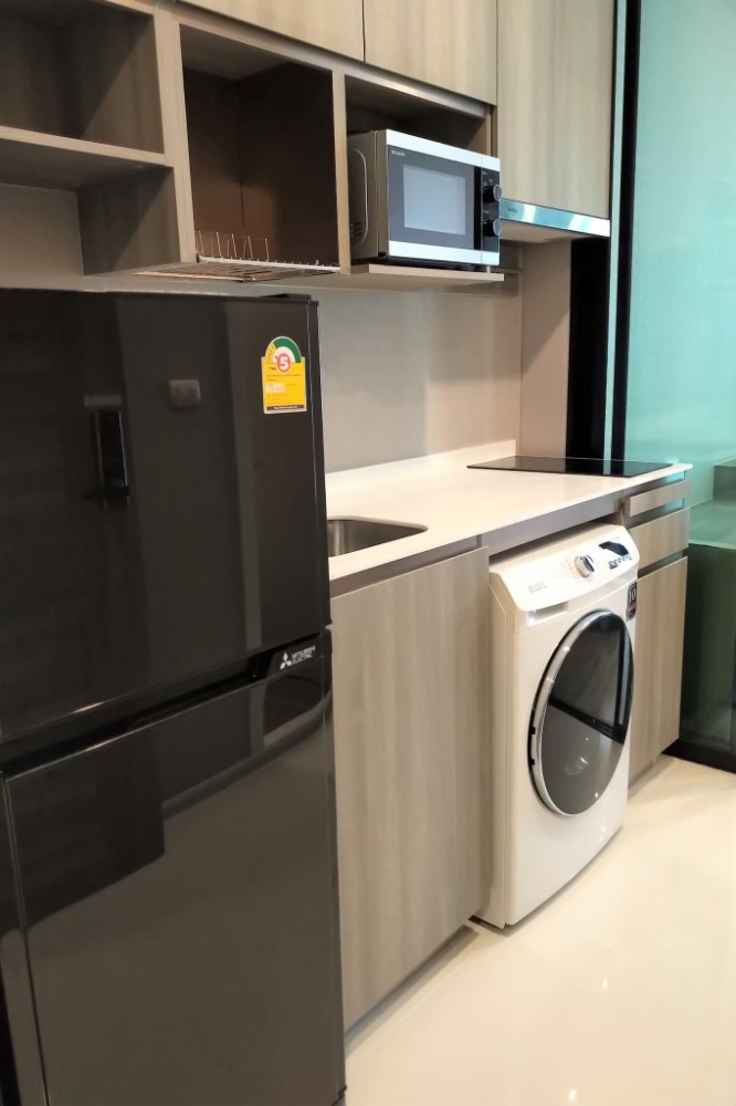 Knightsbridge collage for rent 22.5 studio room, ready to move in. Luxury style, swimming pool, fitness, Co working space. Convenient to travel around, close to Ramkhamhaeng road, connect with Rama 9 road, Srinathkarin r