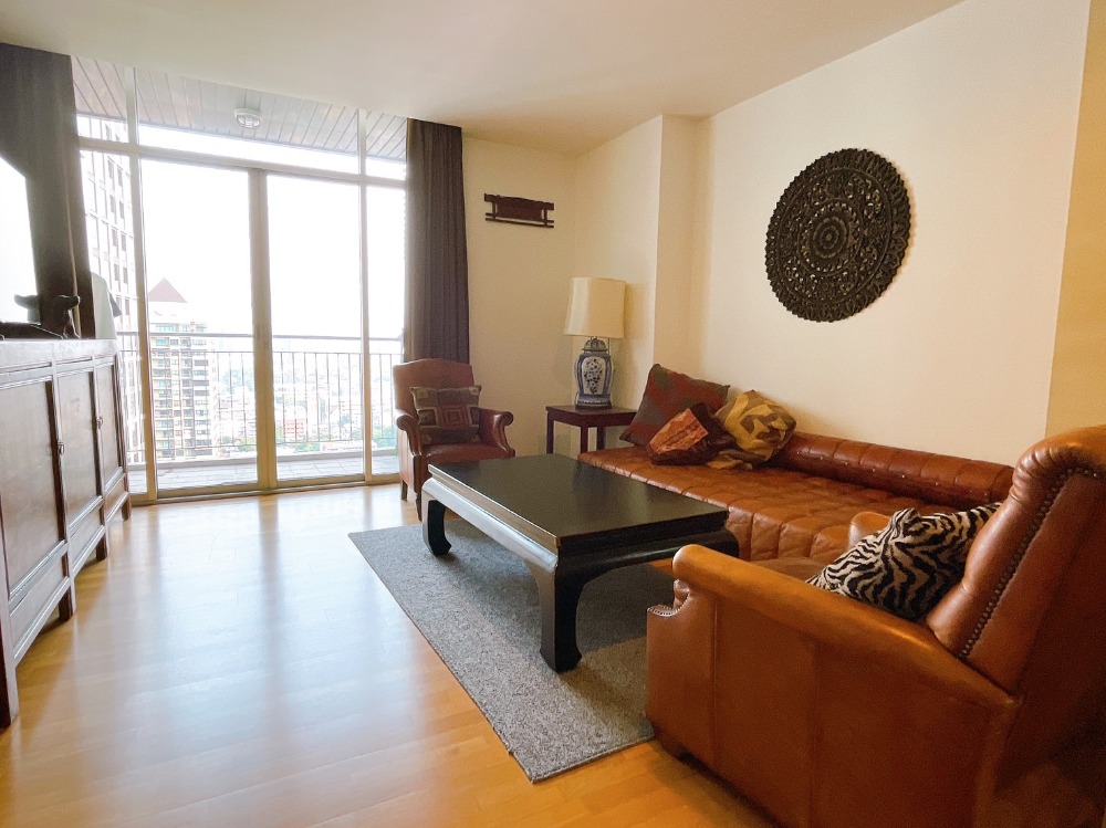 Urbana Sathorn, fully furnished, 70 square meters.