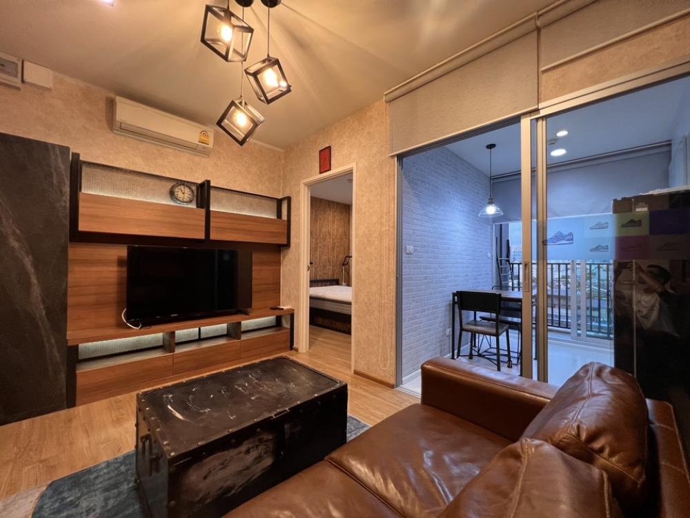 📌Urgent sale, Condo Fuse Chan-Sathorn, area 32 sq m.- 1 bedroom, 1 bathroom, swimming pool view. 📌Urgent sale, Condo Fuse Chan-Sathorn, area 32 sq m.- 1 bedroom, 1 bathroom, swimming pool view.