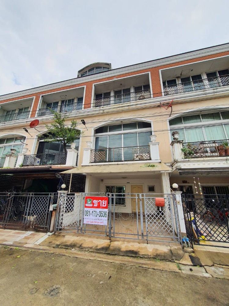 3-story townhome, Neo Classic Home Ramindra Village, next to the BTS station. Ramindra Station Km.6 3-story townhome, Neo Classic Home Ramindra Village, next to the BTS station. Ramindra Station Km.6