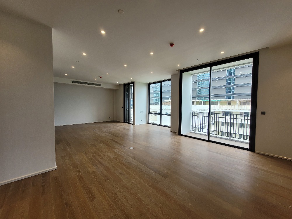152.42sqm Brand New Modern 2 + 1 bedrooms for sale at Muniq Langsuan