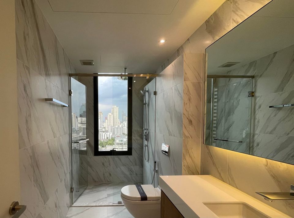 Condo for rent, MUNIQ Sukhumvit 23, large room, 2 bedrooms, 2 bathrooms, near BTS, MRT 200 meters.