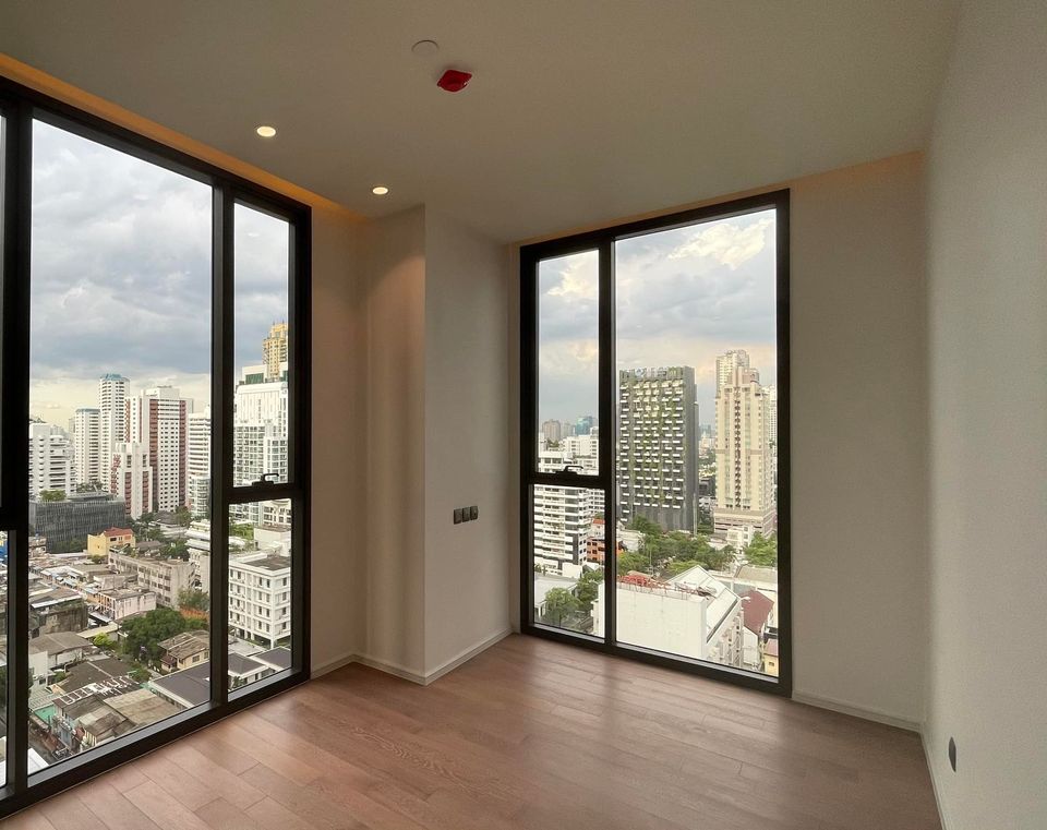 (Best Deal) MUNIQ Sukhumvit 23 condo for sale, much lower than market price, large room, 2 bedrooms, 2 bathrooms (Best Deal) MUNIQ Sukhumvit 23 condo for sale, much lower than market price, large room, 2 bedrooms, 2 bathrooms