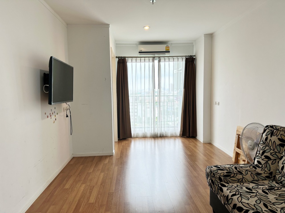 Selling a beautiful room!! Condo Lumpini Place Boromarajonani - Pinklao near the train station Taling Chan Station