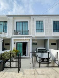Pruksa Ville Krungthep Kreeta - Wongwaen / 3 Bedrooms (FOR SALE) BZD073