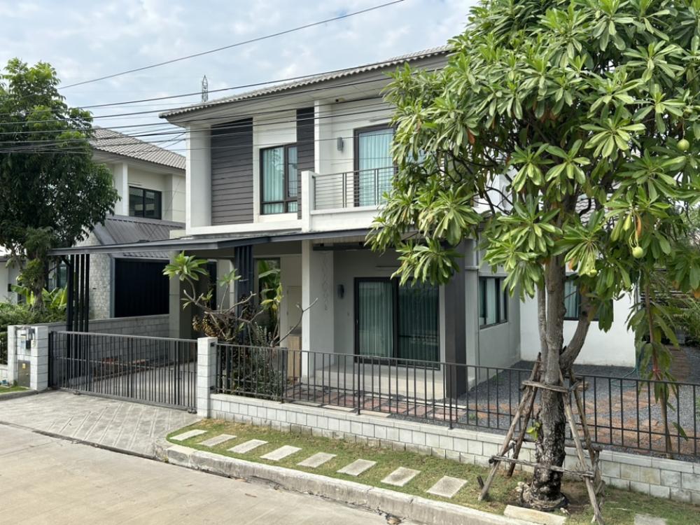 บ้านเดี่ยว CENTRO บางนา กม.7 ซอยราชวินิตบางแก้ว ต่อเติมหลังคาหน้า-หลัง, เฟอร์นิเจอร์ครบชุด, สวนรอบบ้าน – รูปที่ 4