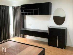 Condo For SALE!! ** Whizdom @Punnawithi Station Condo *** Low Rise Unit, less, peaceful, not chaotic @4.3 MB