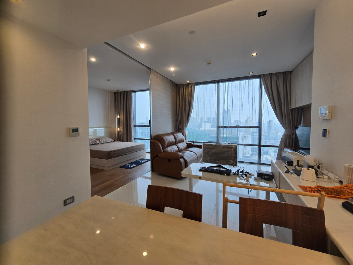 Luxury condo for sale in the heart of Sathorn, The Bangkok Sathorn, 38th floor, private lift, good view Luxury condo for sale in the heart of Sathorn, The Bangkok Sathorn, 38th floor, private lift, good view