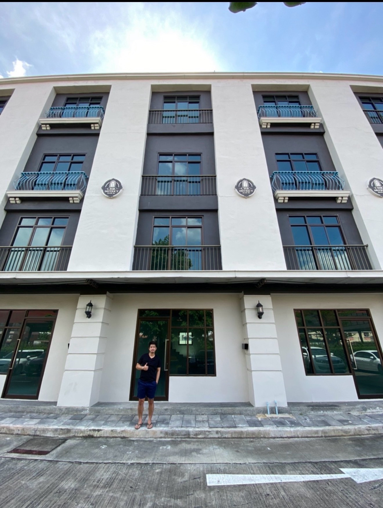 For rent: Townhome, office, Ram 53, Chic Distric. For rent: Townhome, office, Ram 53, Chic Distric.