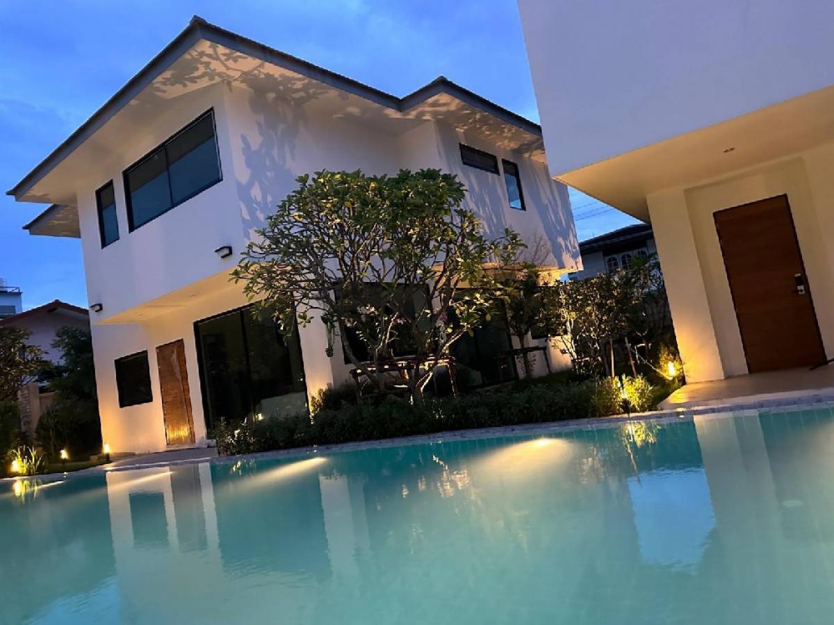 3-storey detached house for rent, 3 Bedrooms, Brand new house, with swimming pool 3-storey detached house for rent, 3 Bedrooms, Brand new house, with swimming pool