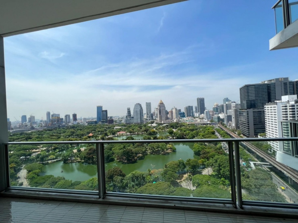 ♦ Prime Location ♦ Lumphini Park view 20+ floor | 3 beds 198.00 sq.m. | near Lumphini Park 1 mins, Velaa Sindhorn Village 3 mins, MRT Si Lom station 3 mins ♦ Prime Location ♦ Lumphini Park view 20+ floor | 3 beds 198.00 sq.m. | near Lumphini Park 1 mins, Velaa Sindhorn Village 3 mins, MRT Si Lom station 3 mins