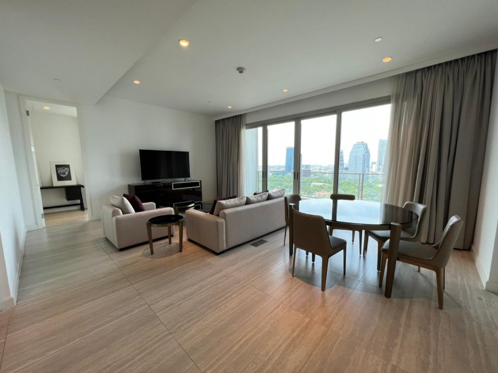 ♦ Prime Location ♦ วิวสวนลุม ชั้น 20+ | 3 ห้องนอน 198.00 ตร.ม. | ใกล้ สวนลุมพินี 1 นาที, เวลา สินธร วิลเลจ 3 นาที, MRT สถานีสีลม 3 นาที – รูปที่ 2
