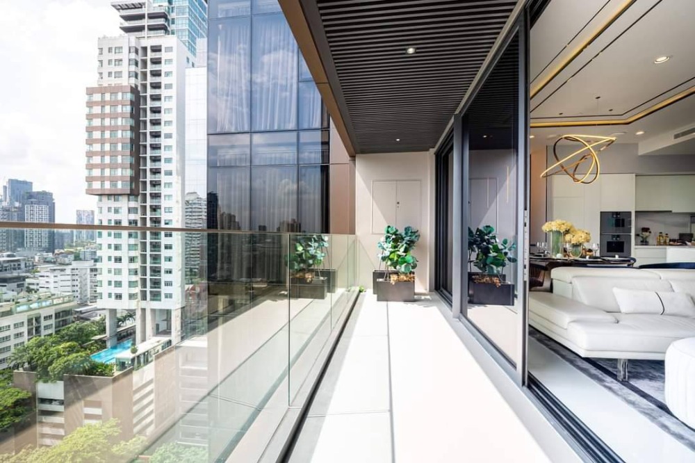 ♦ Super luxury ♦ ชั้น 10+ 137.00 ตร.ม. | 2 ห้องนอน ตกแต่งสวย | คอนโดใกล้ BTS พร้อมพงษ์ เพียง 1 นาที, Emporium และ EmQuartier 2 นาที – รูปที่ 2