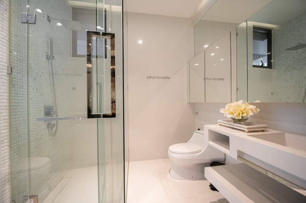 ♦ Super luxury ♦ ชั้น 10+ 137.00 ตร.ม. | 2 ห้องนอน ตกแต่งสวย | คอนโดใกล้ BTS พร้อมพงษ์ เพียง 1 นาที, Emporium และ EmQuartier 2 นาที – รูปที่ 3