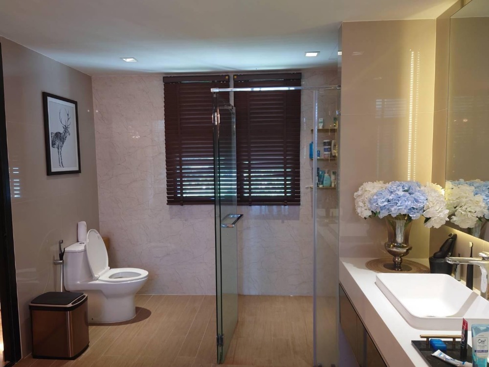 ♦ Modern Luxury ♦ ทาวน์โฮม 3.5 ชั้น | 49.50 ตร.ว. 385.00 ตร.ม. | ใกล้ สนามไดรฟ์กอล์ฟ เกียรติธาดา 4 นาที, Central Eastville 8 นาที – รูปที่ 4
