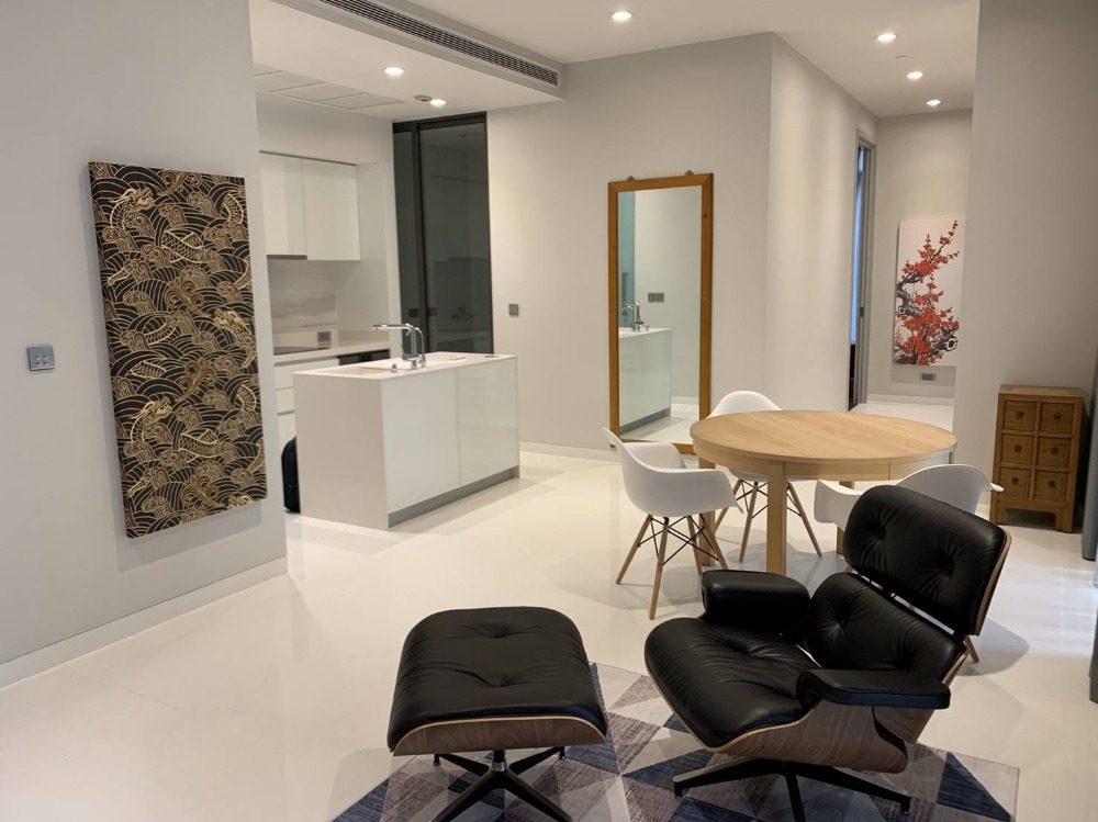 ♦ Super luxury ♦ ชั้น 0++ 101.47 ตร.ม. | 2 ห้องนอน ตกแต่งสวย | คอนโดใกล้ BTS พร้อมพงษ์ เพียง 1 นาที, Emporium และ EmQuartier 2 นาที