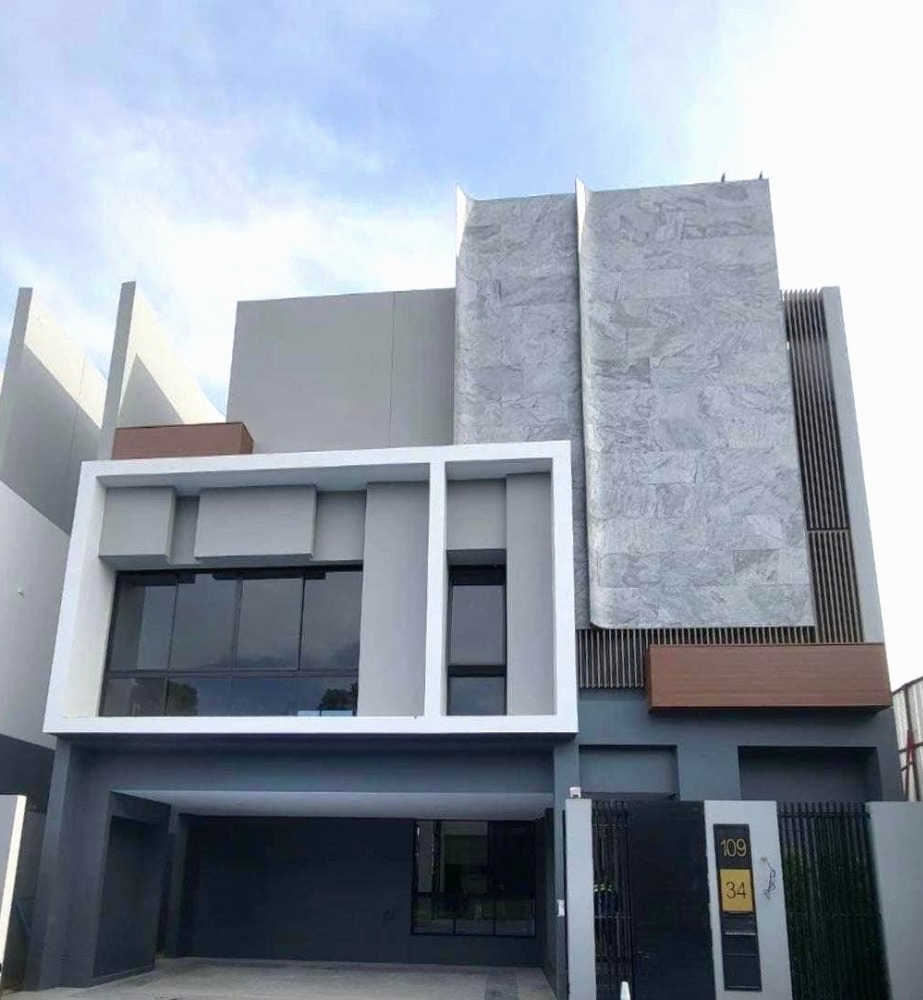 ● Pet Friendly ● บ้านเดี่ยว 3 ชั้น 69.30 ตร.ว. | 3 ห้องนอน บ้านหัวมุม มีลิฟท์ | ใกล้ Mandarin International School 4 นาที, โรงเรียนรามคำแหง แอดเวนท์ อินเตอร์ 8 นาที, Homepro รามคำแหง 11 นาที