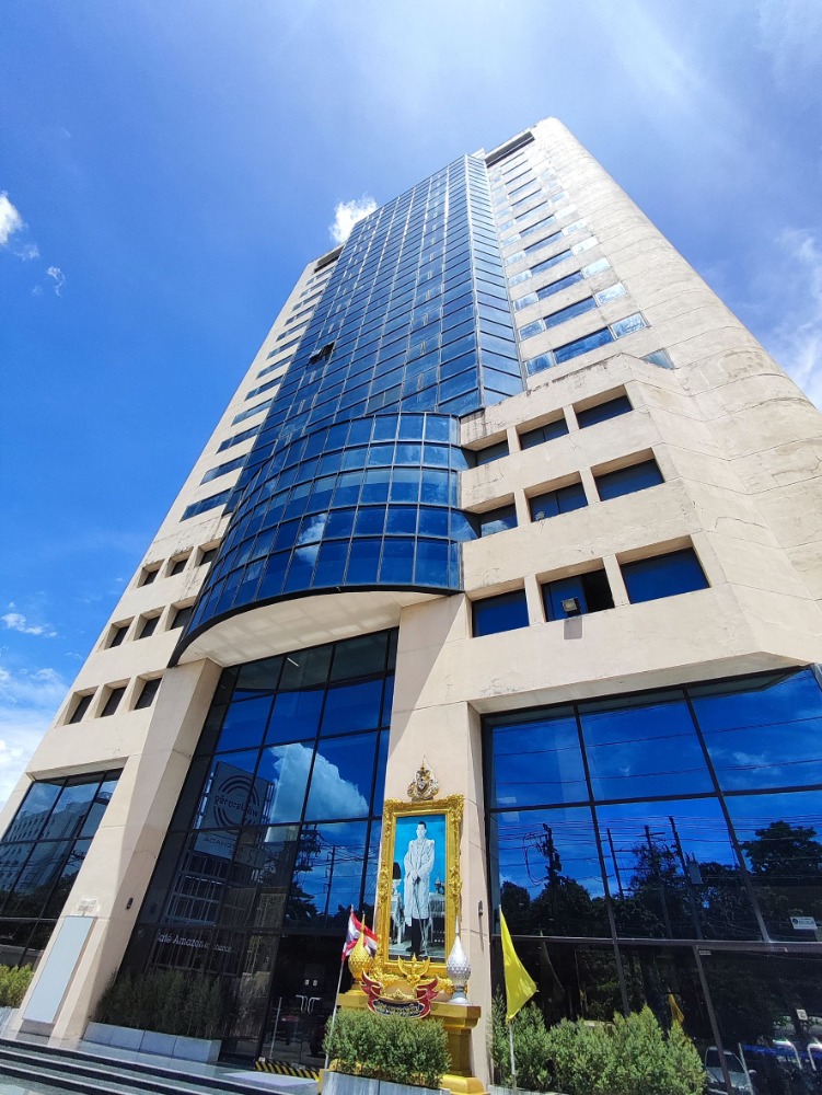 Serviced office for rent, Serviced Office, office space, beautifully decorated, ready to move in, Ratchada One Building (Ratchada One Office Building) 1 Workstation, rental price 8,590 baht/month, near MRT Lat Phrao, BTS Ratchayothin.
