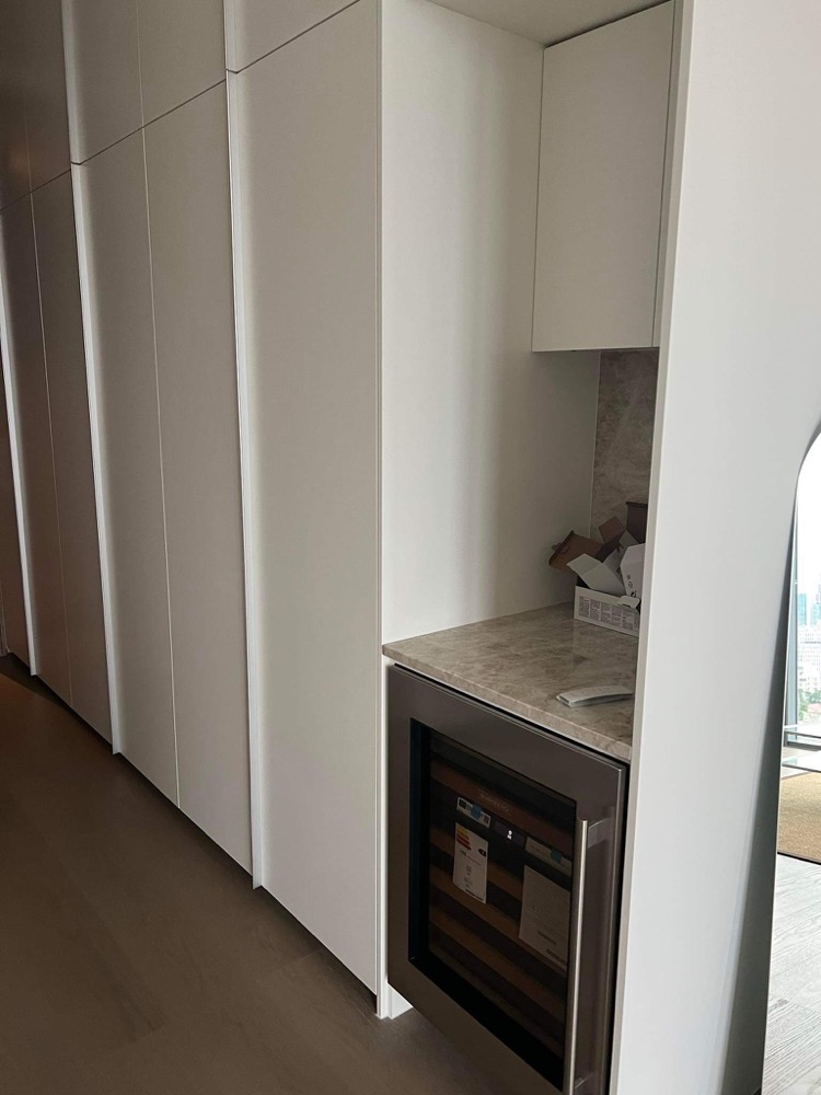 ♢ Prime Location ♢ ชั้น 10+ 84.00 ตร.ม. 1 ห้องนอน | ใกล้ Mercury Tower 110 ม., โรงเรียนมาแตร์เดอี 110 ม., Central ชิดลม 220 ม., BTS สถานีชิดลม 250 ม. – รูปที่ 4