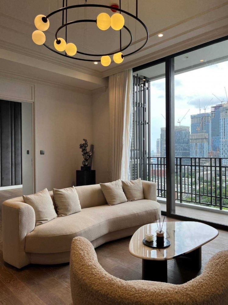 ❖ Prime Location ❖ 20+ floor 3 beds | 123.29 sq.m. | Near BTS Phloen Chit 3 minutes, MRT Lumpini 4 minutes. ❖ Prime Location ❖ 20+ floor 3 beds | 123.29 sq.m. | Near BTS Phloen Chit 3 minutes, MRT Lumpini 4 minutes.
