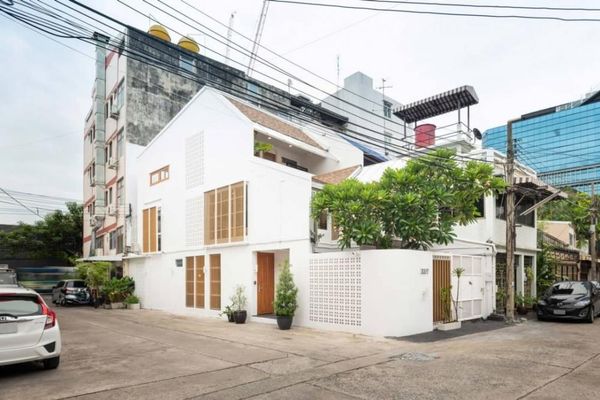 บ้านสวยให้เช่า 3 ชั้น เอกมัย สุขุมวิท63 เพียง 650 ม.ถึง BTS เอกมัย
