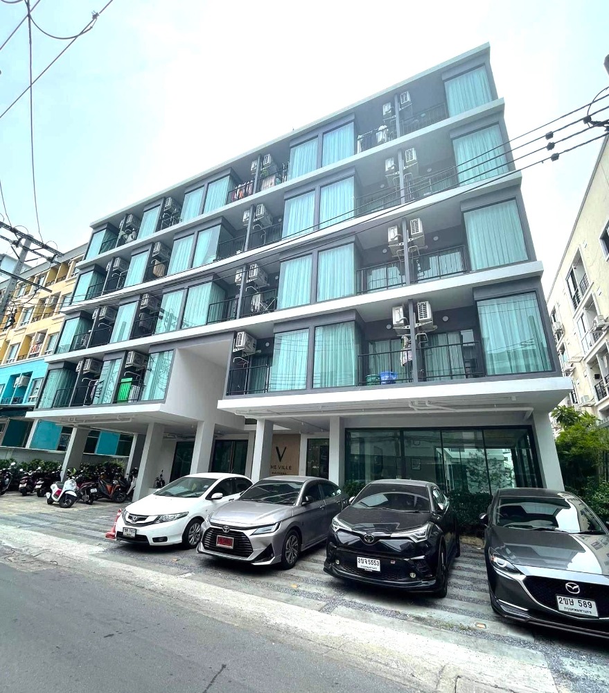 หอพัก The Ville Sutthisan ตึกใหม่ อายุไม่ถึงปี พร้อมฟิตเนส : หอพัก 5 ชั้น มาพร้อมพื้นที่สีเขียว และ Lobby ตกแต่งทันสมัย