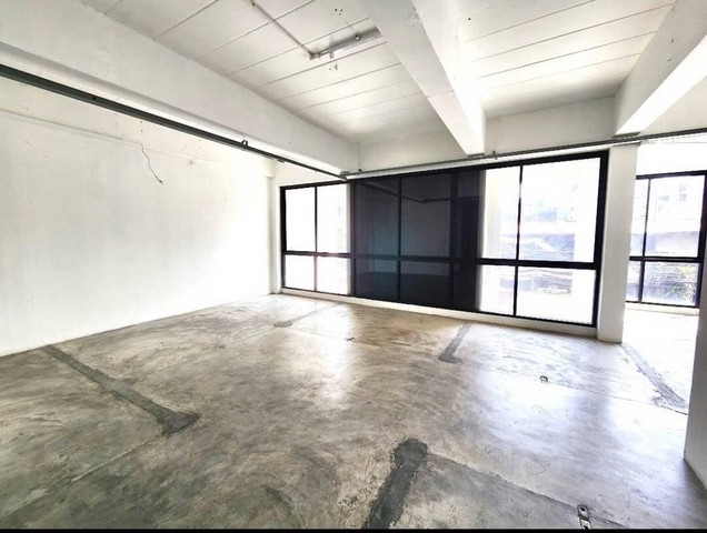 Code C6199 For rent and sale, 5-story office building with elevator, Ratchadaphisek Road, Soi Na Thong, near MRT. – รูปที่ 2