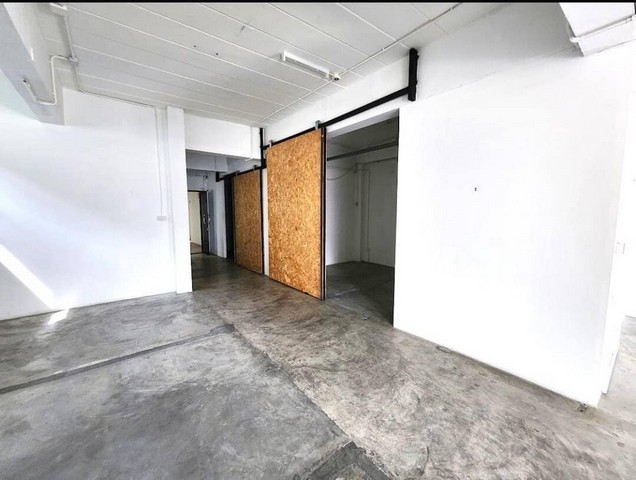 Code C6199 For rent and sale, 5-story office building with elevator, Ratchadaphisek Road, Soi Na Thong, near MRT. – รูปที่ 3
