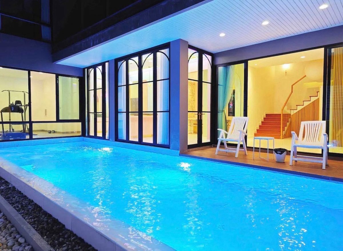 House for rent near BTS Ari / Saphan Kwai with private pool, 7 bedrooms, 625 sq.m large family home near Chatuchak Park and Central Ladprao House for rent near BTS Ari / Saphan Kwai with private pool, 7 bedrooms, 625 sq.m large family home near Chatuchak Park and Central Ladprao