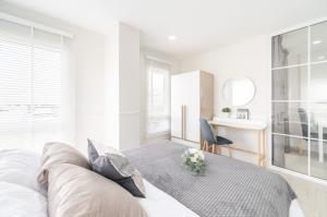 Happy Condo Ratchada 18 pleases those who love Mrt, easy to travel, lots of food.