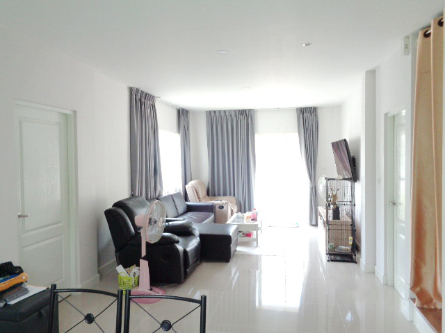 ขายบ้านเดี่ยว  50.2 ตร.วา  หมู่บ้านเซนโทร ประชาอุทิศ90 ซอยประชาสามัคคี  อ.พระสมุทรเจดีย์ จ.สมุทรปราการ   สภาพใหม่มาก  ฟรีค่าโอน – รูปที่ 4