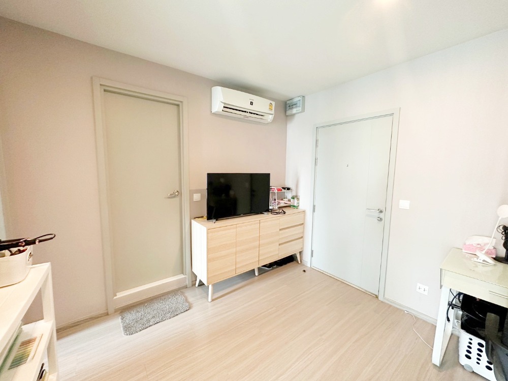 Sale with tenant, good return, Aspire Asoke-Ratchada, 1 bedroom, 35 sq m., 8th floor, Building D, fully-furnished. Sale with tenant, good return, Aspire Asoke-Ratchada, 1 bedroom, 35 sq m., 8th floor, Building D, fully-furnished.