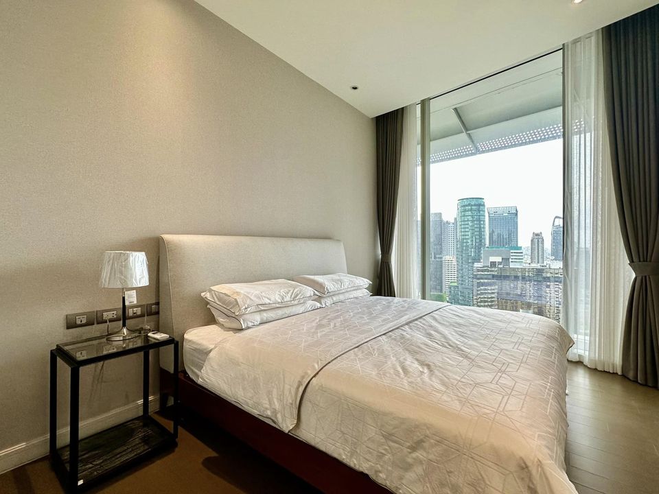 Magnolias Ratchadamri Boulevard condo for sale, luxurious in the heart of Ratchadamri. Cheaper than market Magnolias Ratchadamri Boulevard condo for sale, luxurious in the heart of Ratchadamri. Cheaper than market