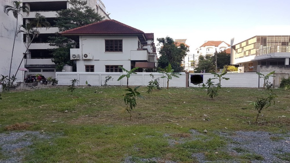 Empty land for sale 200 sq wa in Soi Lat Phrao 87. Empty land for sale 200 sq wa in Soi Lat Phrao 87.