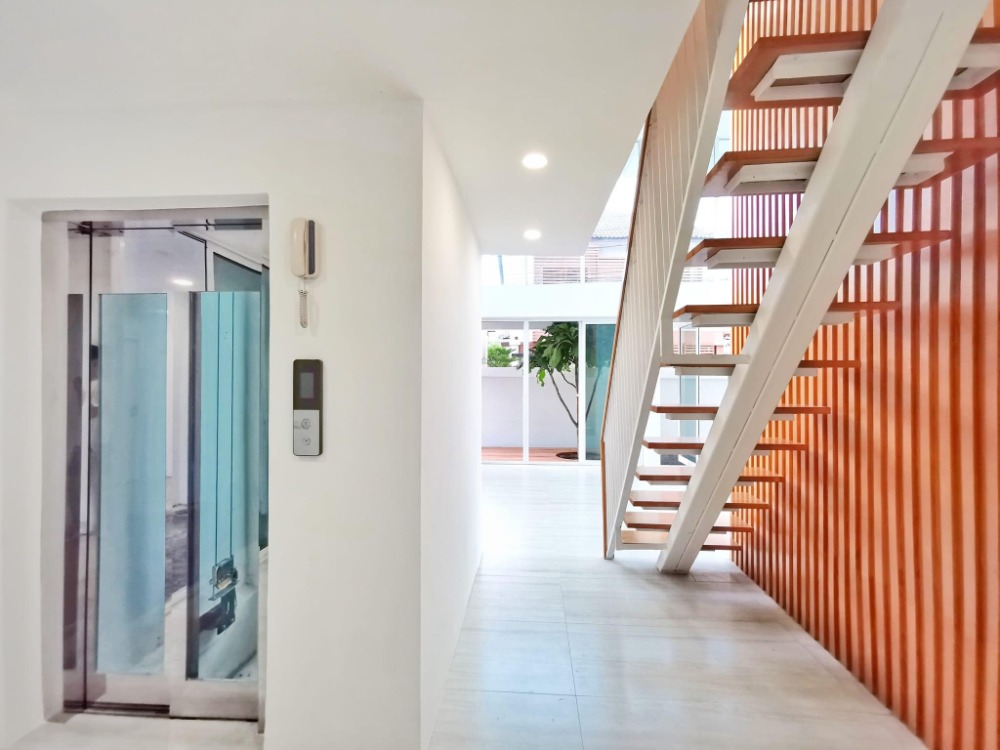 PORTICO - Sukhumvit 77 Onnut (ปอร์ติโก - สุขุมวิท77 อ่อนนุช) | บ้านเดี่ยวรีโนเวท โฮมออฟฟิศ 5 ชั้น | 72 ตร.ว. 622 ตร.ม. | 5ห้องนอน  4ที่จอดรถ | ใกล้ People Park 1 นาที, บิ๊กซี อ่อนนุช 3 นาที, BTS อ่อนนุช 4 นาที, – รูปที่ 3