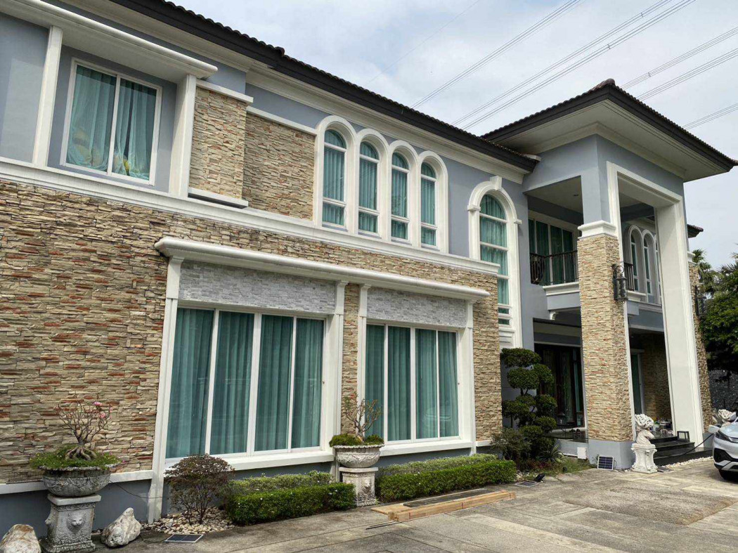 Luxury house for sale, Granada Pinklao, Granada Pinklao (luxurious built-in), area 253 sq m, 5 bedrooms, 6 bathrooms, usable area 800 sq m, parking for 6 cars.
