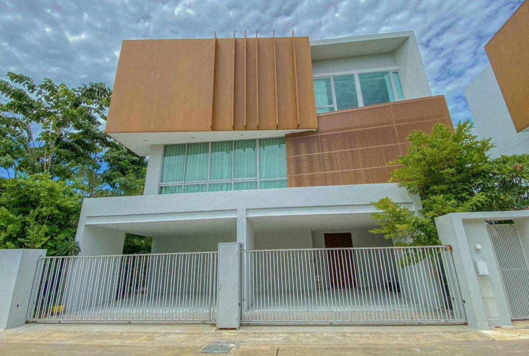 Sale Luxury house The Marq Exquisite Ratchaphruek-Pinklao with 3 storey usable area 600 sq.m. Land 102 sq.wah Sale Luxury house The Marq Exquisite Ratchaphruek-Pinklao with 3 storey usable area 600 sq.m. Land 102 sq.wah