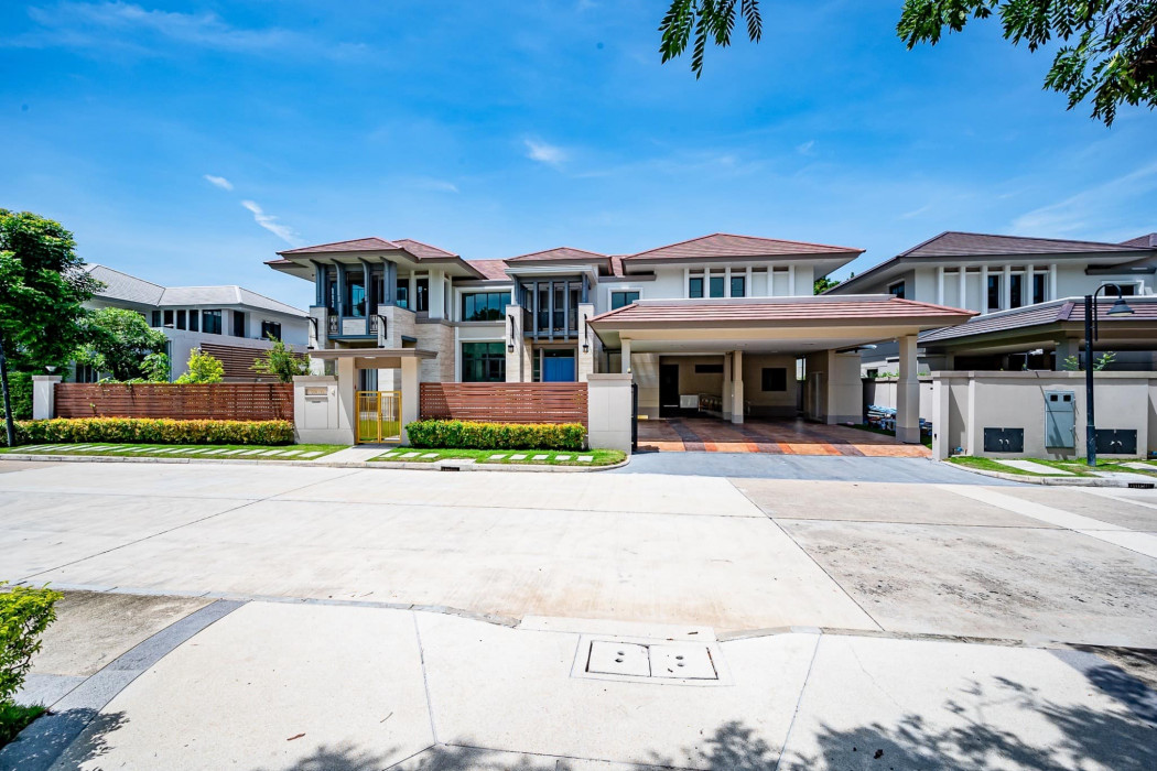 House for sale, Narasiri Rama 2, the largest house type in the project, on an area of ​​174 sq m, 5 bedrooms, 6 bathrooms, usable area 600 sq m, parking for 4 cars in the house.