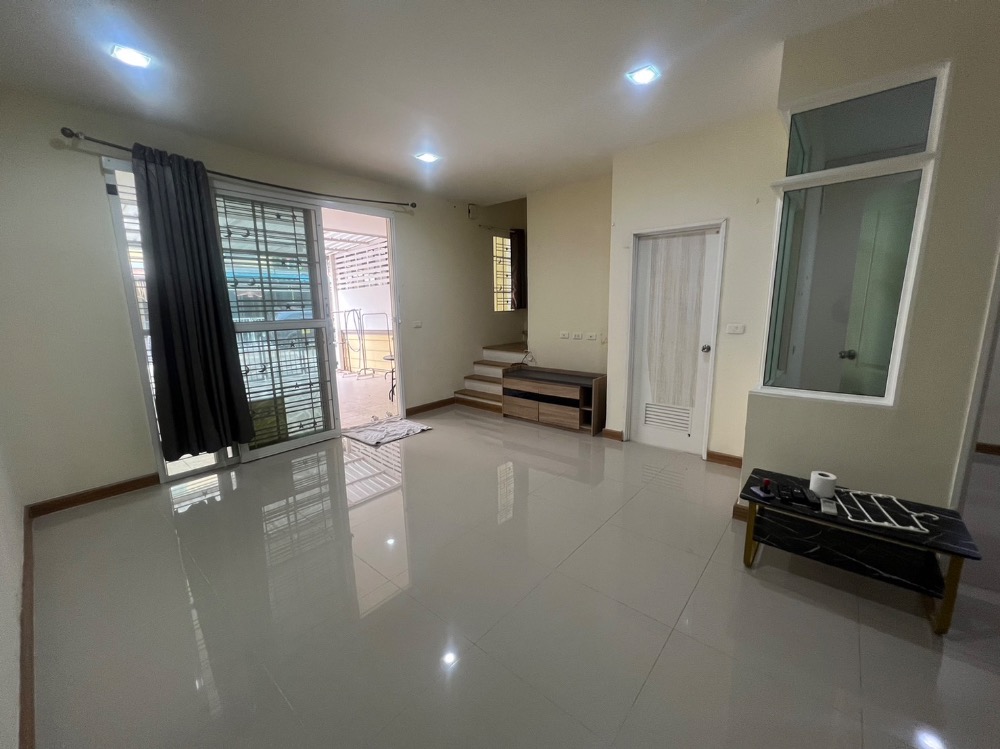 P-2350 Urgent sale/rent! Golden Town 1 On Nut-Phatthanakan Complete furniture and electrical appliances, ready to move in.